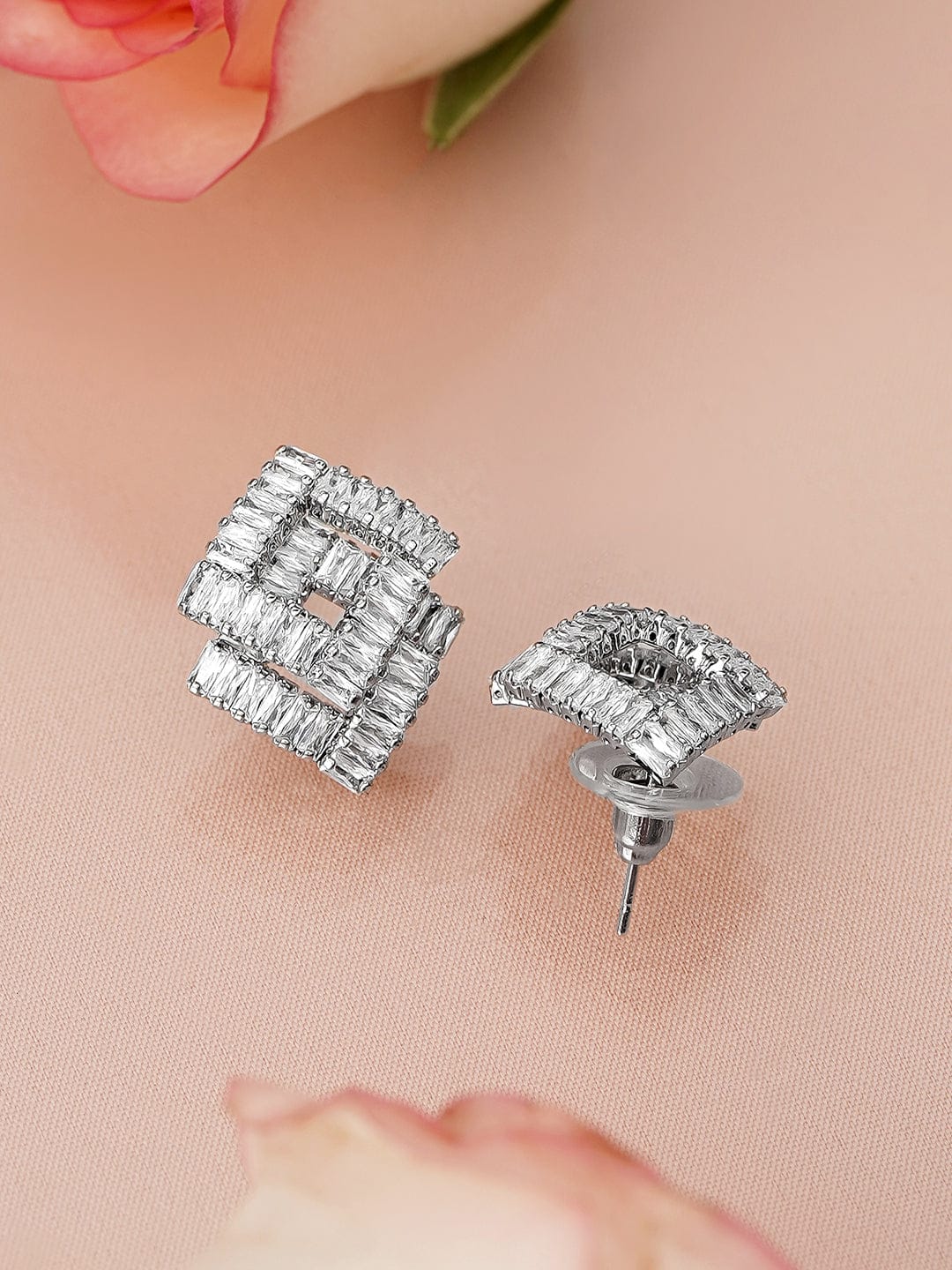 Baguette Glow Square Studs フリーサイズ