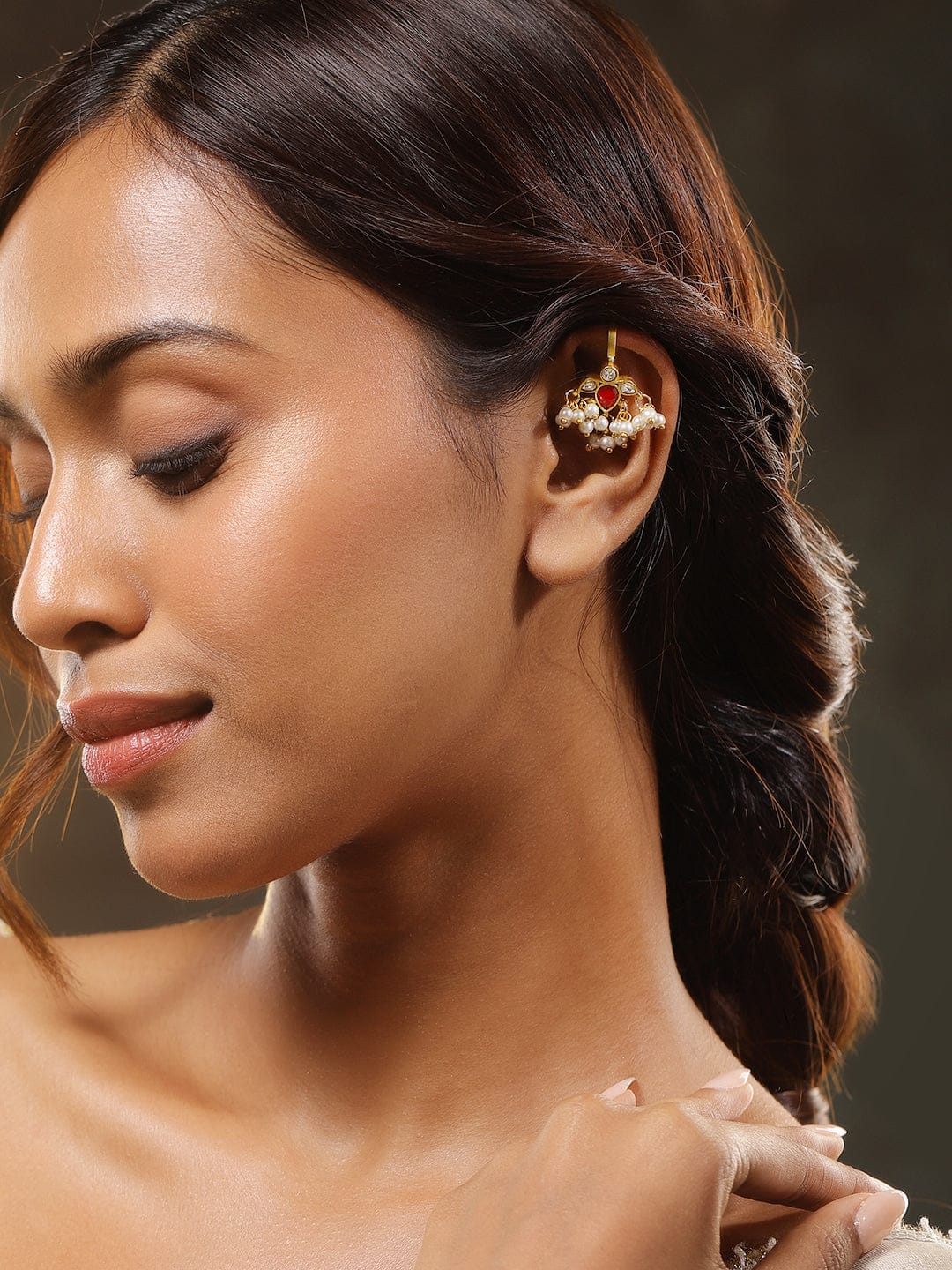 Chic Ruby & Pearl Glow Ear Cuff フリーサイズ