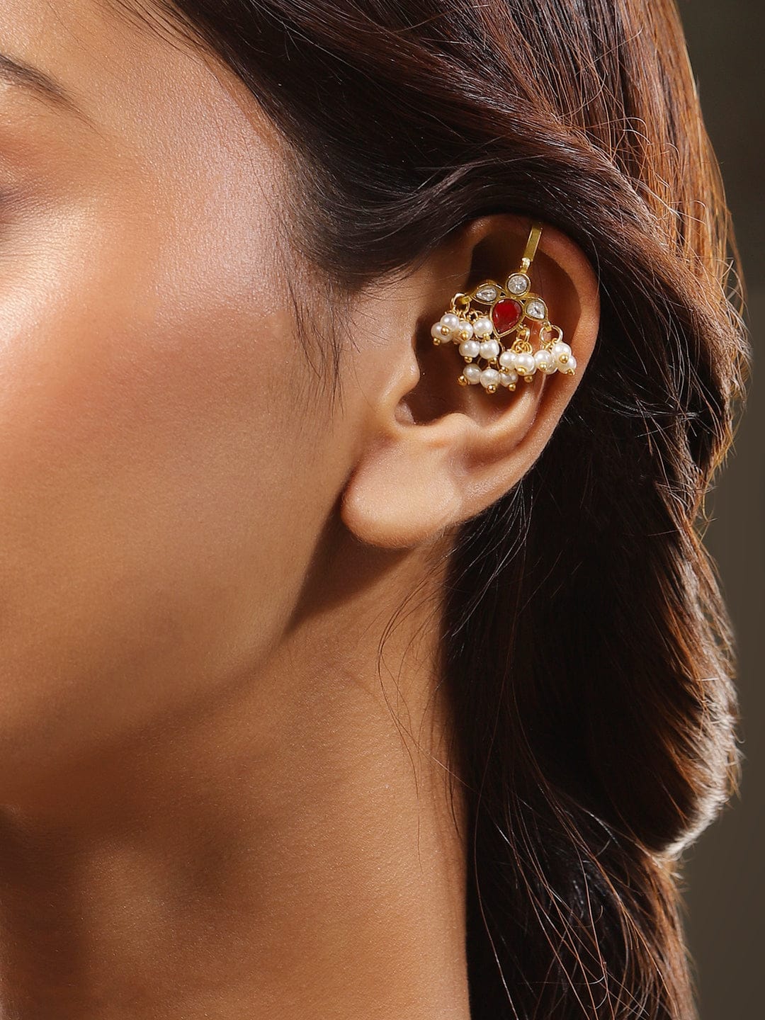 Chic Ruby & Pearl Glow Ear Cuff フリーサイズ