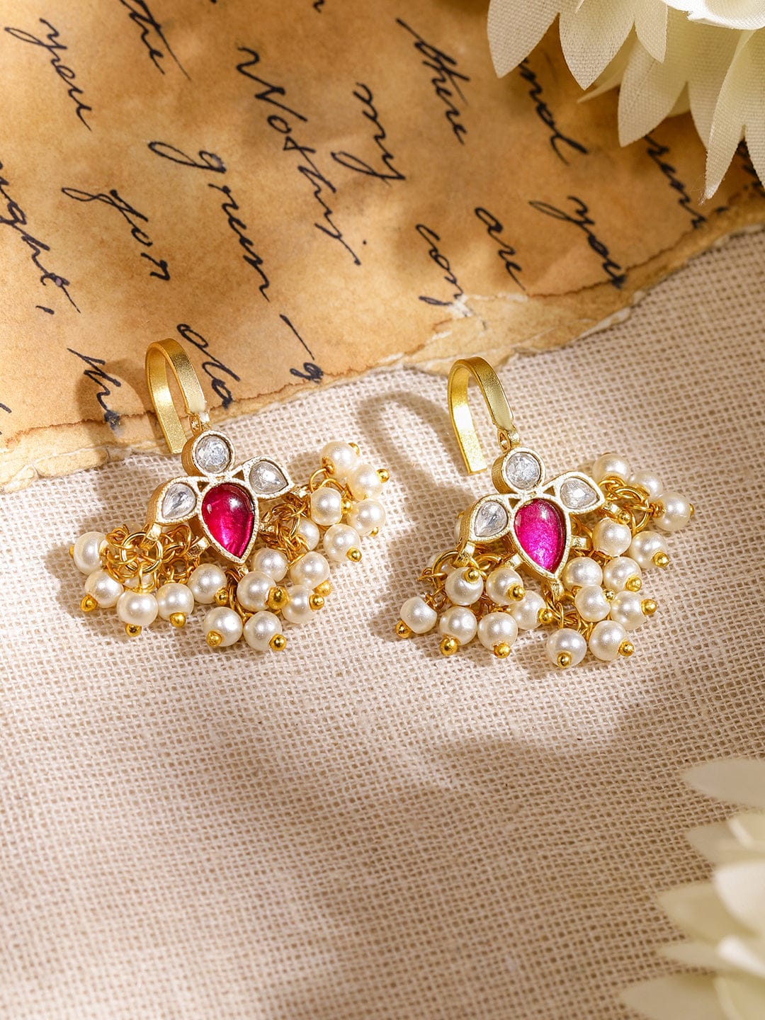 Chic Ruby & Pearl Glow Ear Cuff フリーサイズ