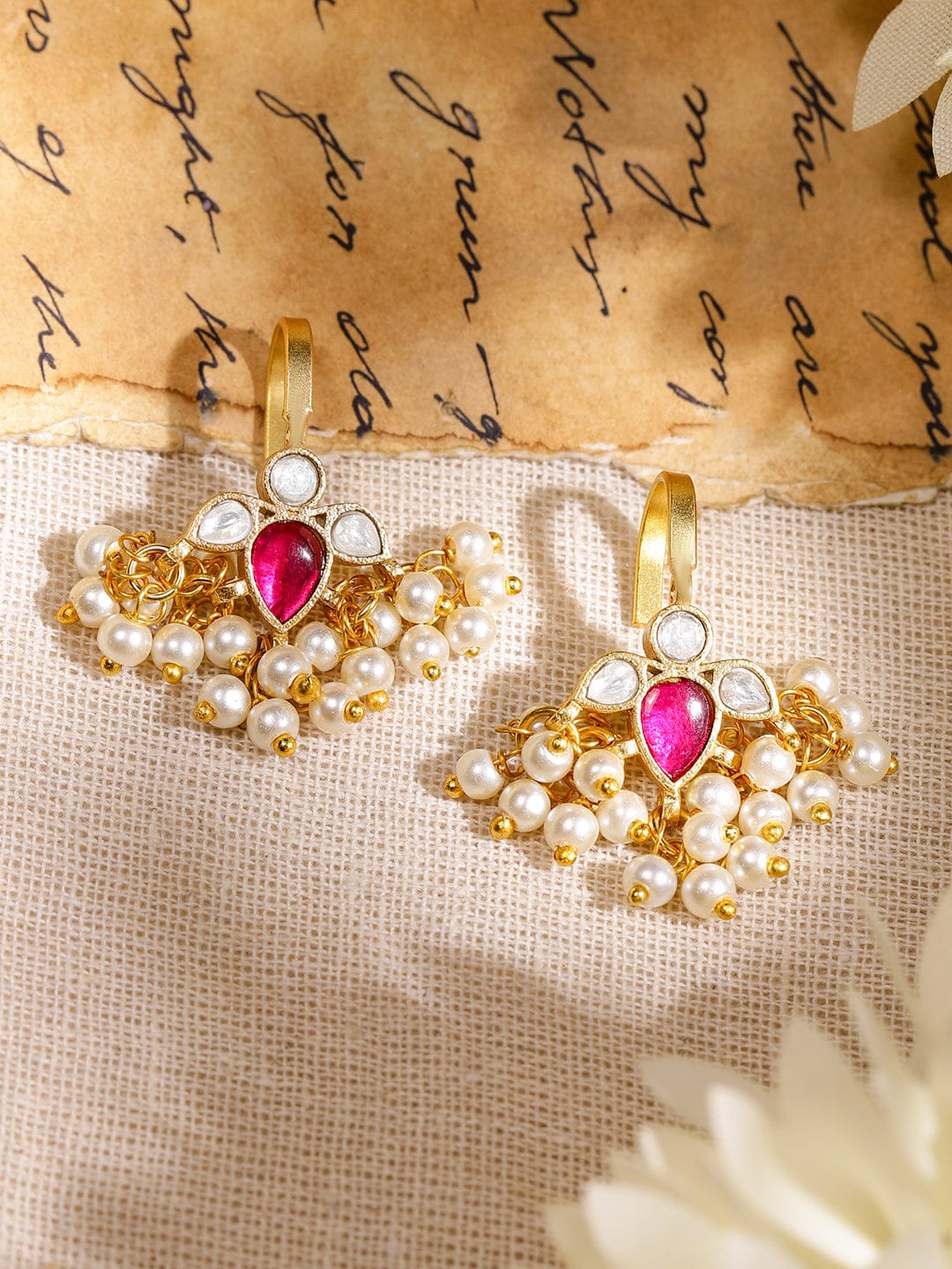 Chic Ruby & Pearl Glow Ear Cuff フリーサイズ