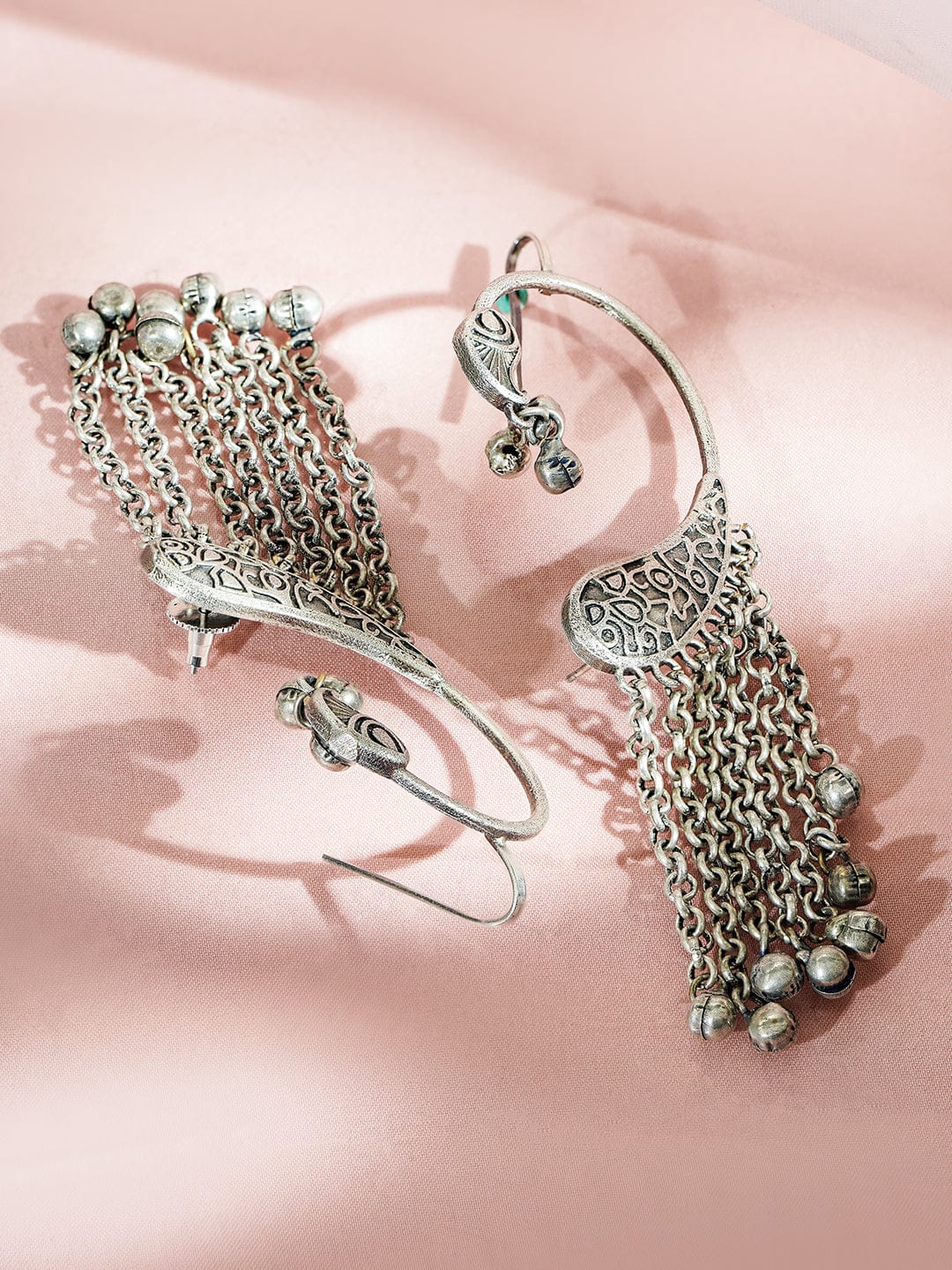 Designer Edge Paisley Earcuff with Ghungroo Chain フリーサイズ