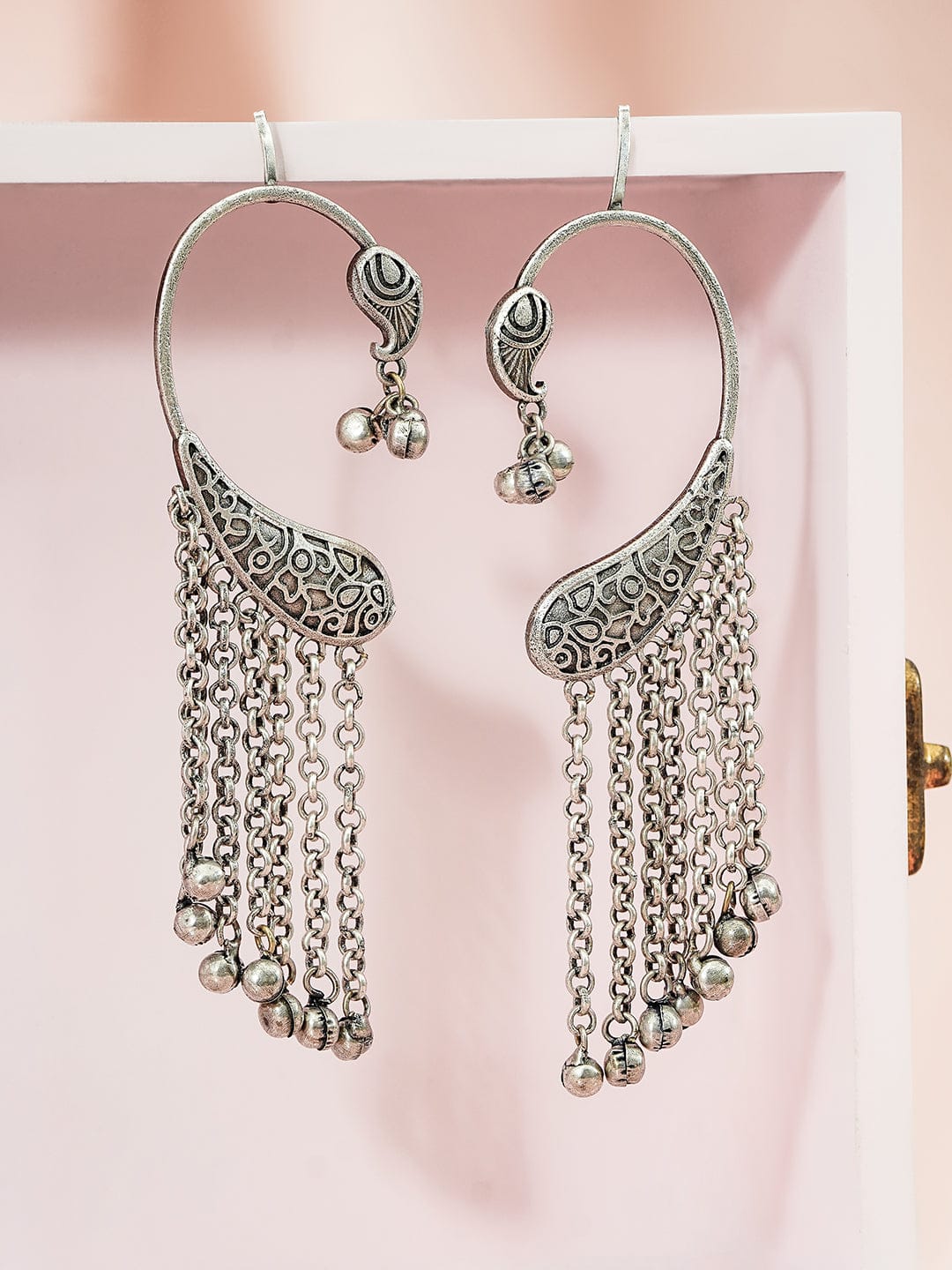 Designer Edge Paisley Earcuff with Ghungroo Chain フリーサイズ