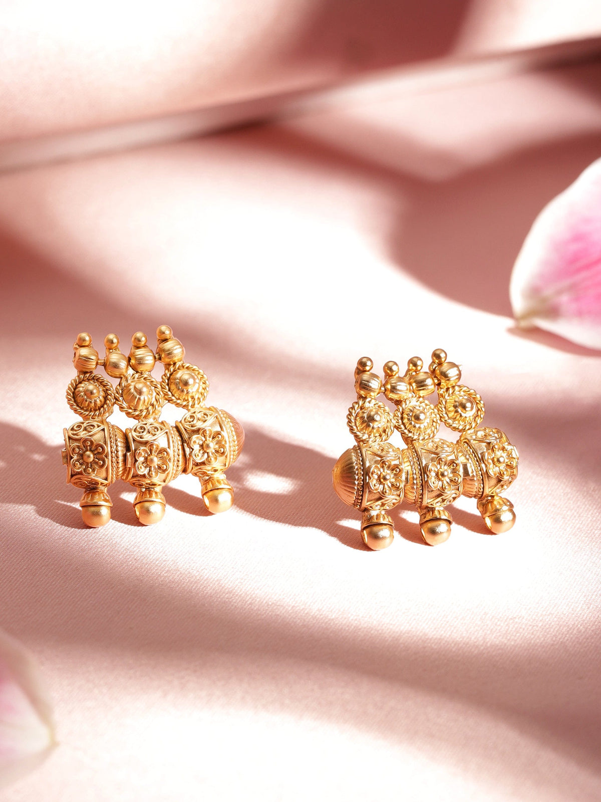 Floral Motif Golden Necklace Set Gold