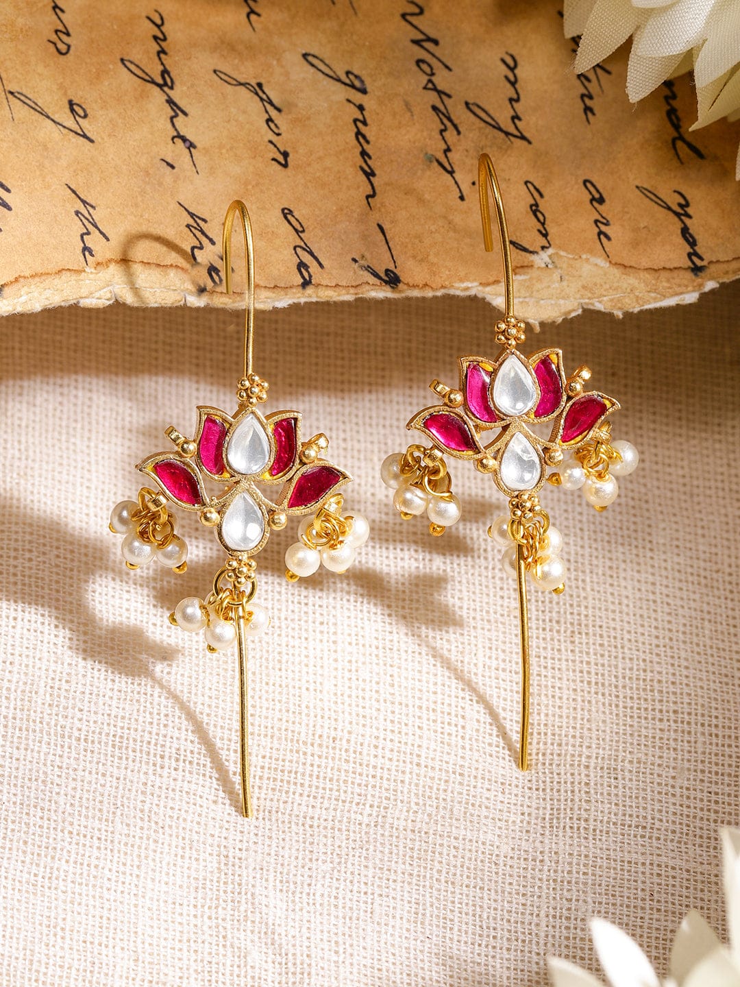 Festive Glow Lotus Motif Ear Cuff フリーサイズ