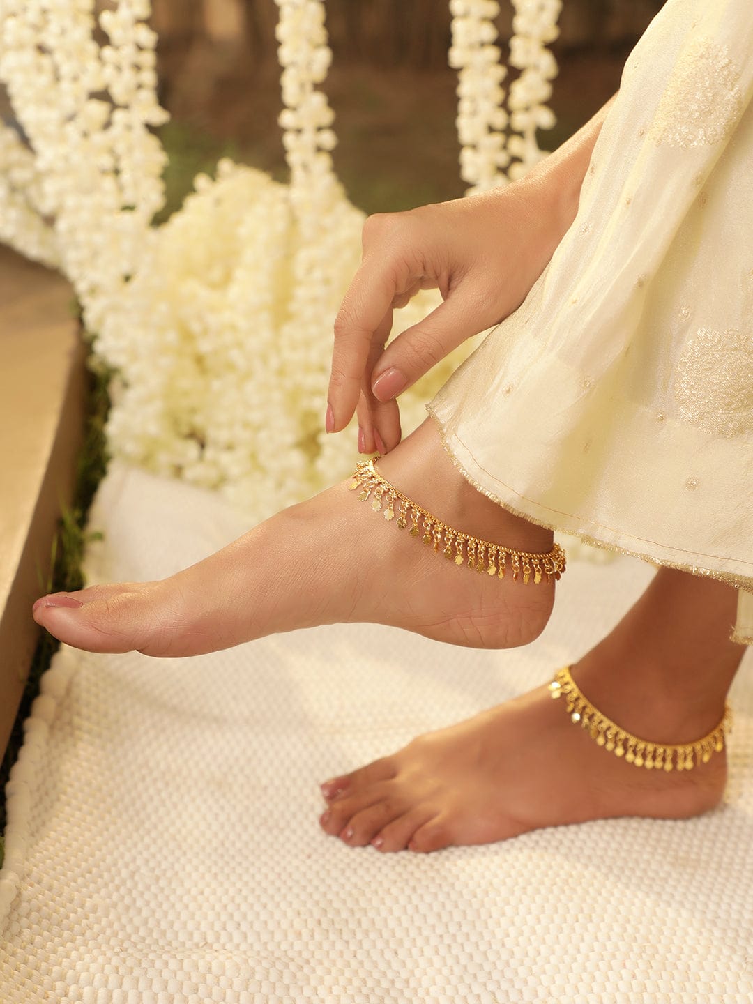 Gilded Splendor 22K Gold-Plated Linked Chain Anklet - A Statement of Glamour Gold