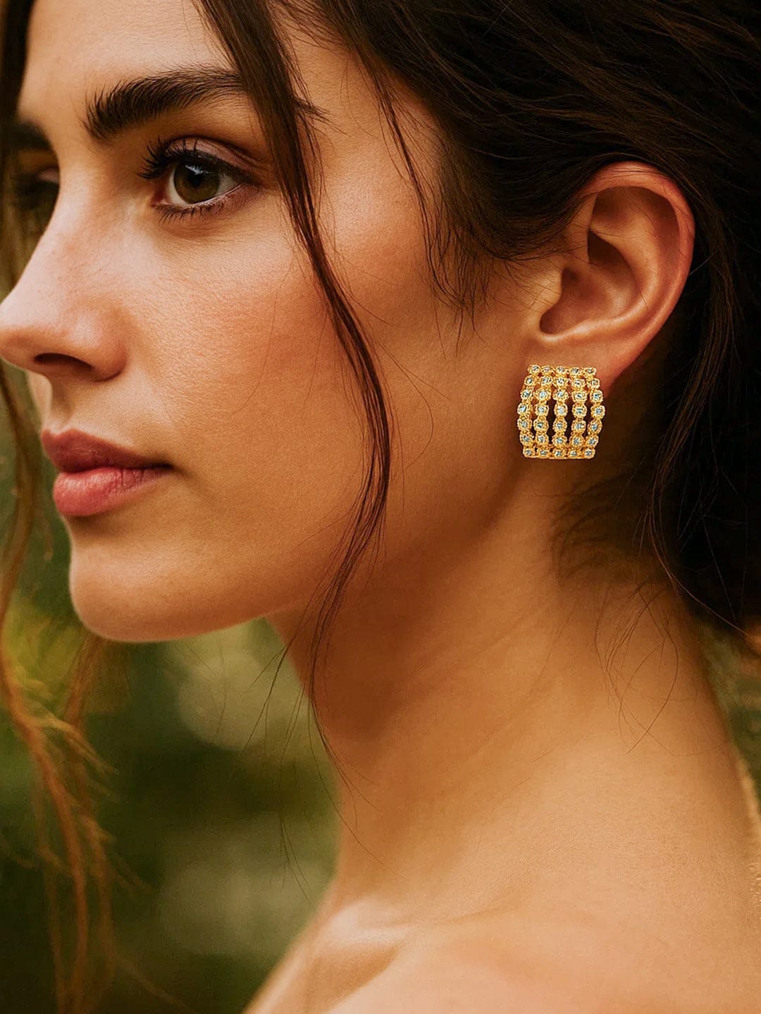 【Rubans】 American Diamond Zirconia Gold Huggie Earrings｜アメリカンダイヤモンド ジルコニア ゴールド ワイド ハギー フープイヤリング