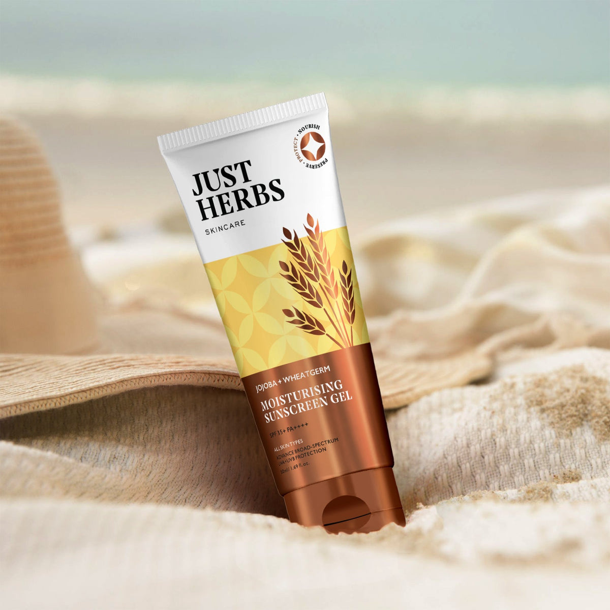Just Herbs モイスチャライジング サンスクリーンジェル SPF35+ PA++++ ホホバ＆ウィートジャーム 50ml のチューブ