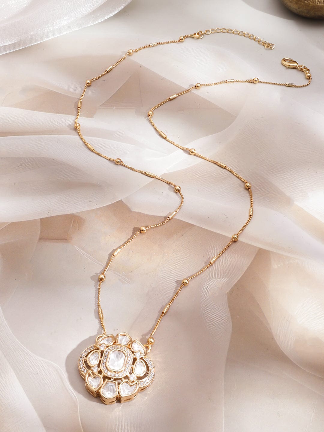Radiant Kundan Studded Elegant Necklace Chain フリーサイズ
