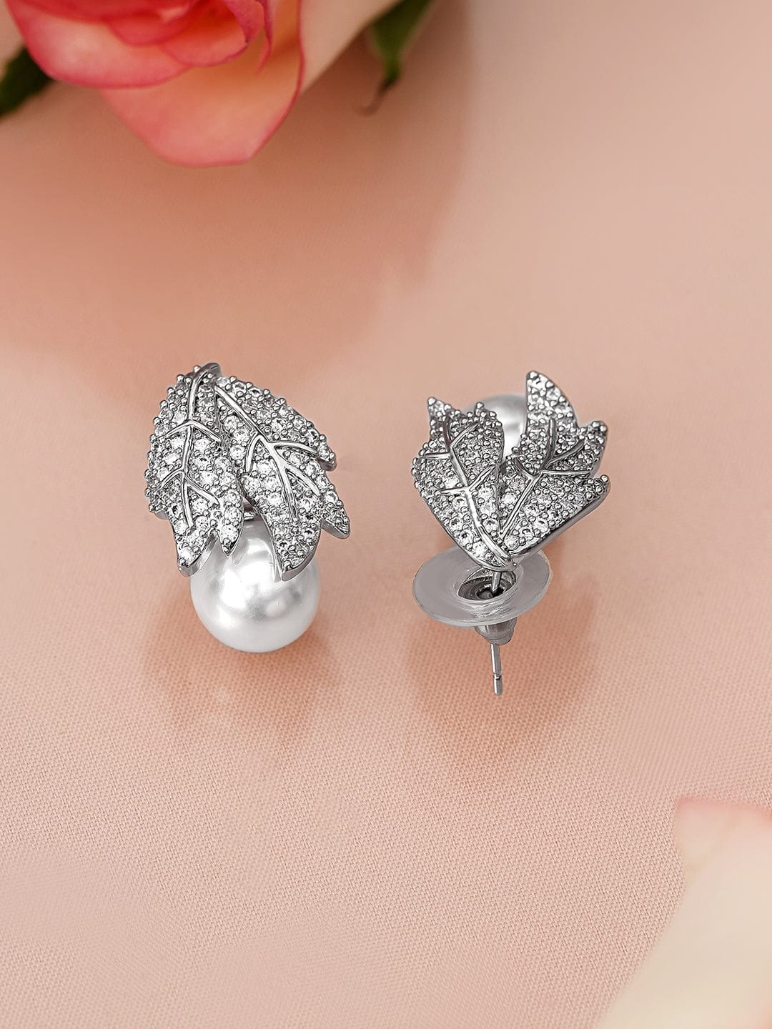 Radiant Leafy Pearl Drop Earrings フリーサイズ