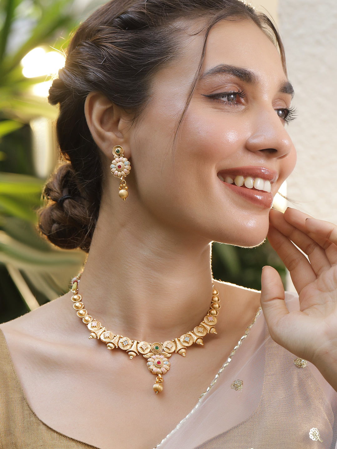 Golden Floral Design Necklace Set Gold