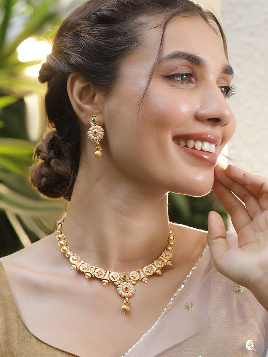 Golden Floral Design Necklace Set Gold