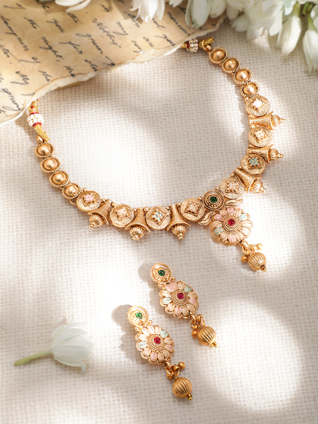 Golden Floral Design Necklace Set Gold