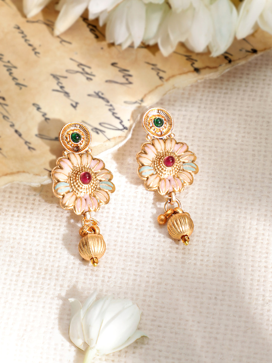 Golden Floral Design Necklace Set Gold