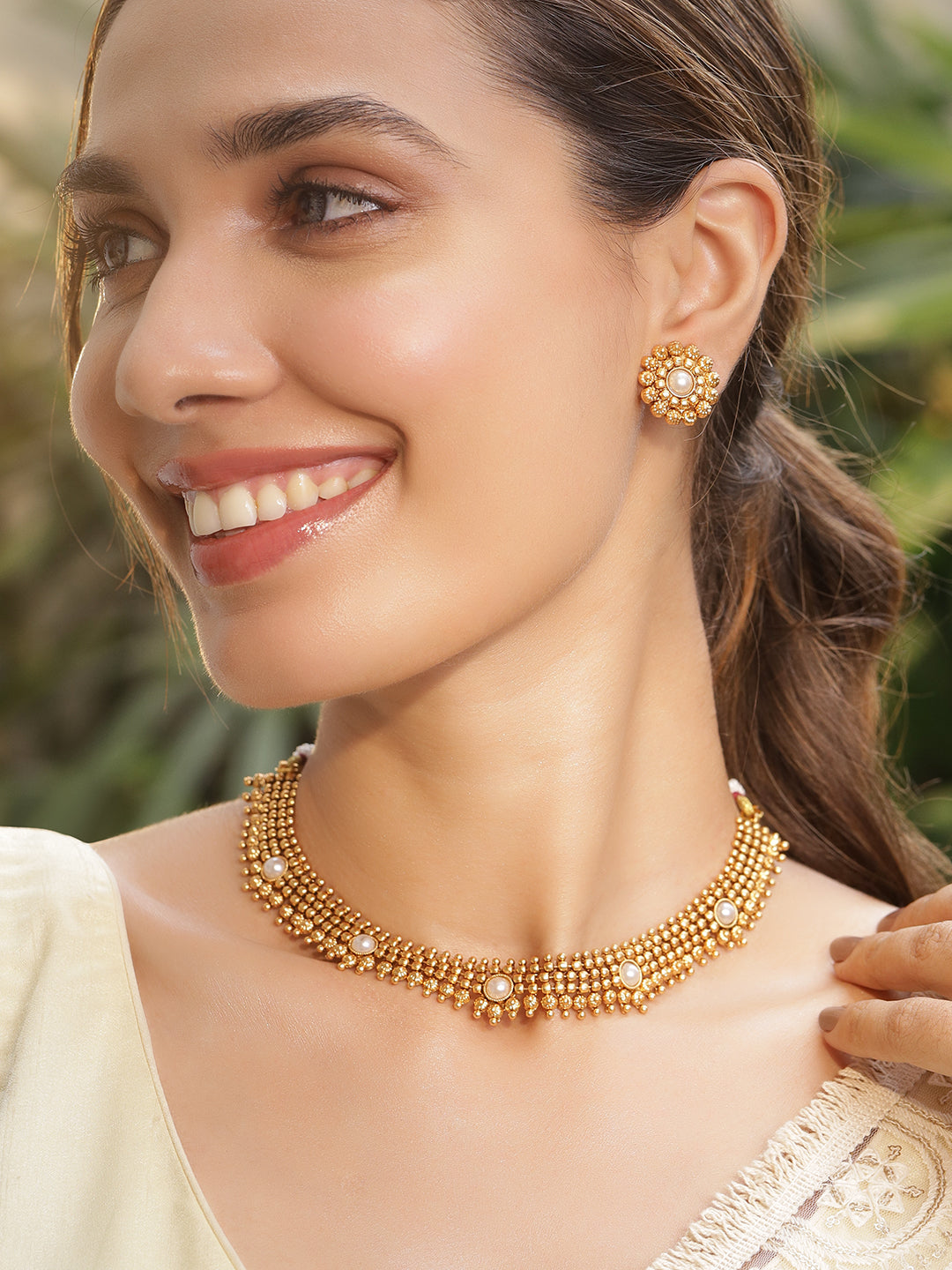 Majestic White Gold Plated Short Necklace Set Gold