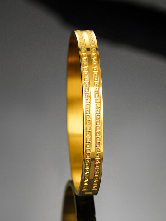【Rubans】 22K Gold-Plated Greek Key Pattern Textured Statement Bracelet for Men｜22Kゴールドメッキ グリークキー テクスチャード ステートメント ブレスレット メンズ