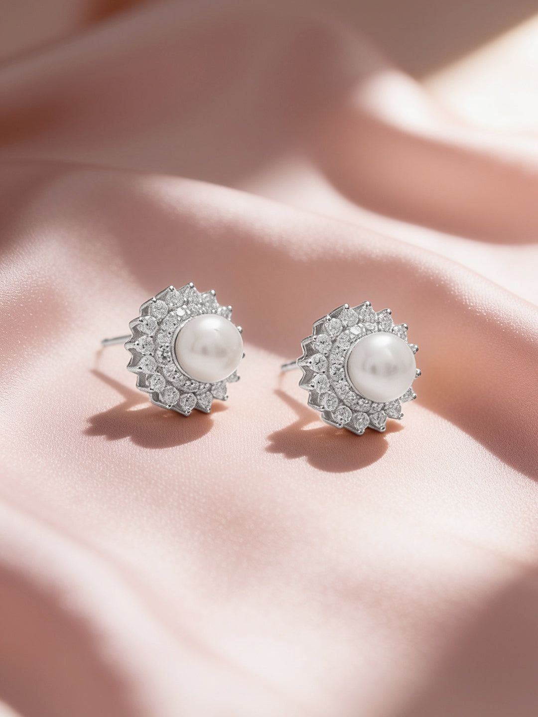 925 Fine Silver Rhodium Plated Floral Pearl Stud Earrings フリーサイズ