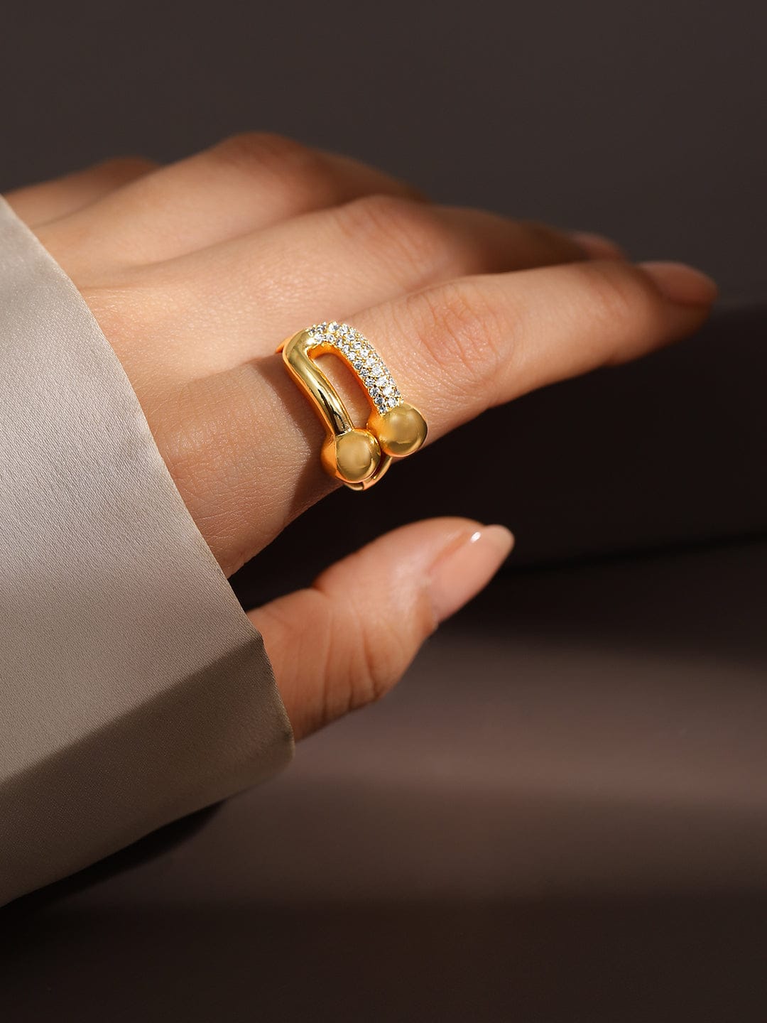 Sleek Gold American Diamond Zirconia Ring Gold