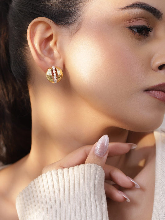 Gold Dome Stud Earrings With Pearls フリーサイズ