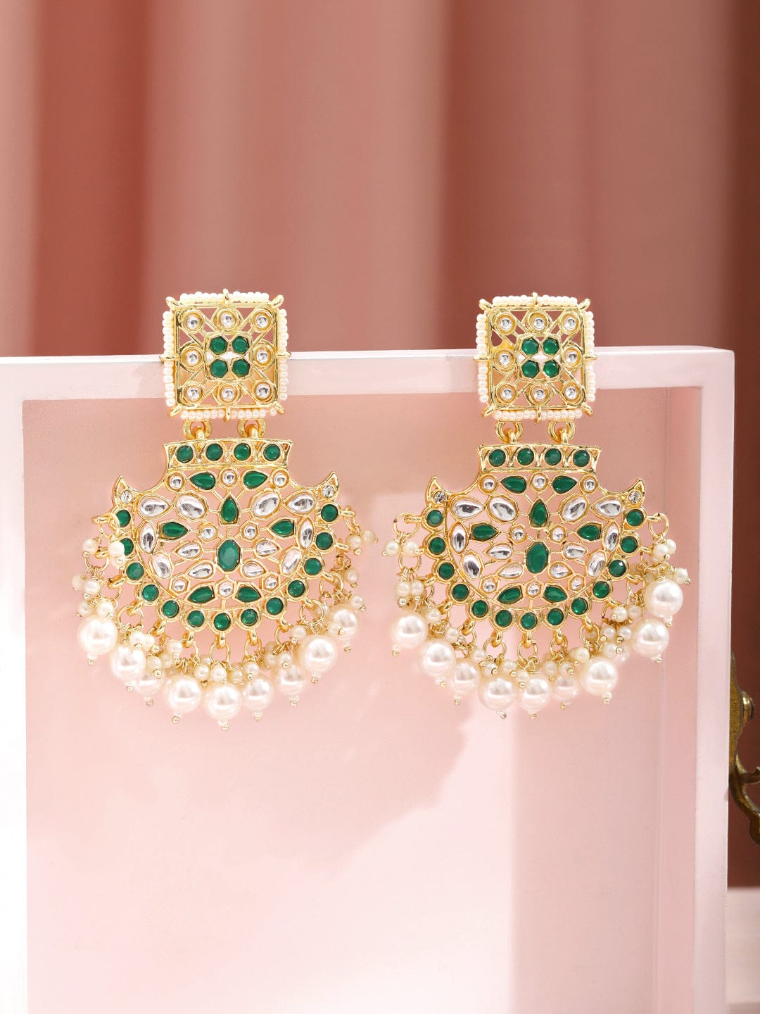 Green Kundan Chandbalis With Pearl Drops フリーサイズ