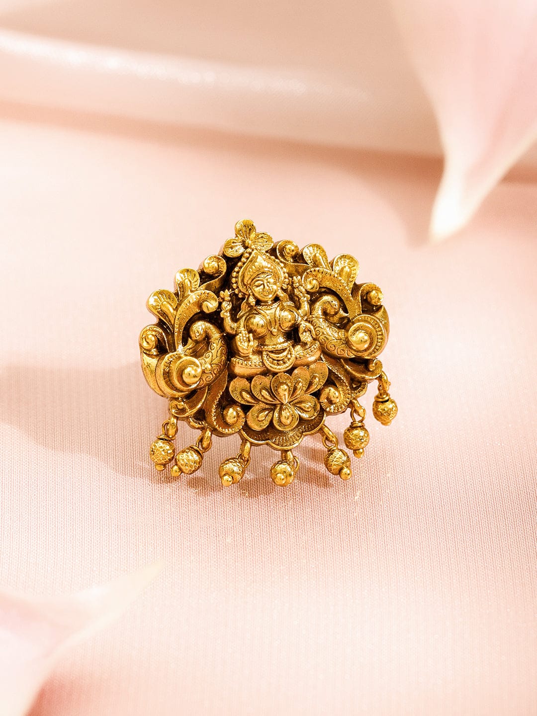 Laxmi Motif Gold Beaded Ring フリーサイズ