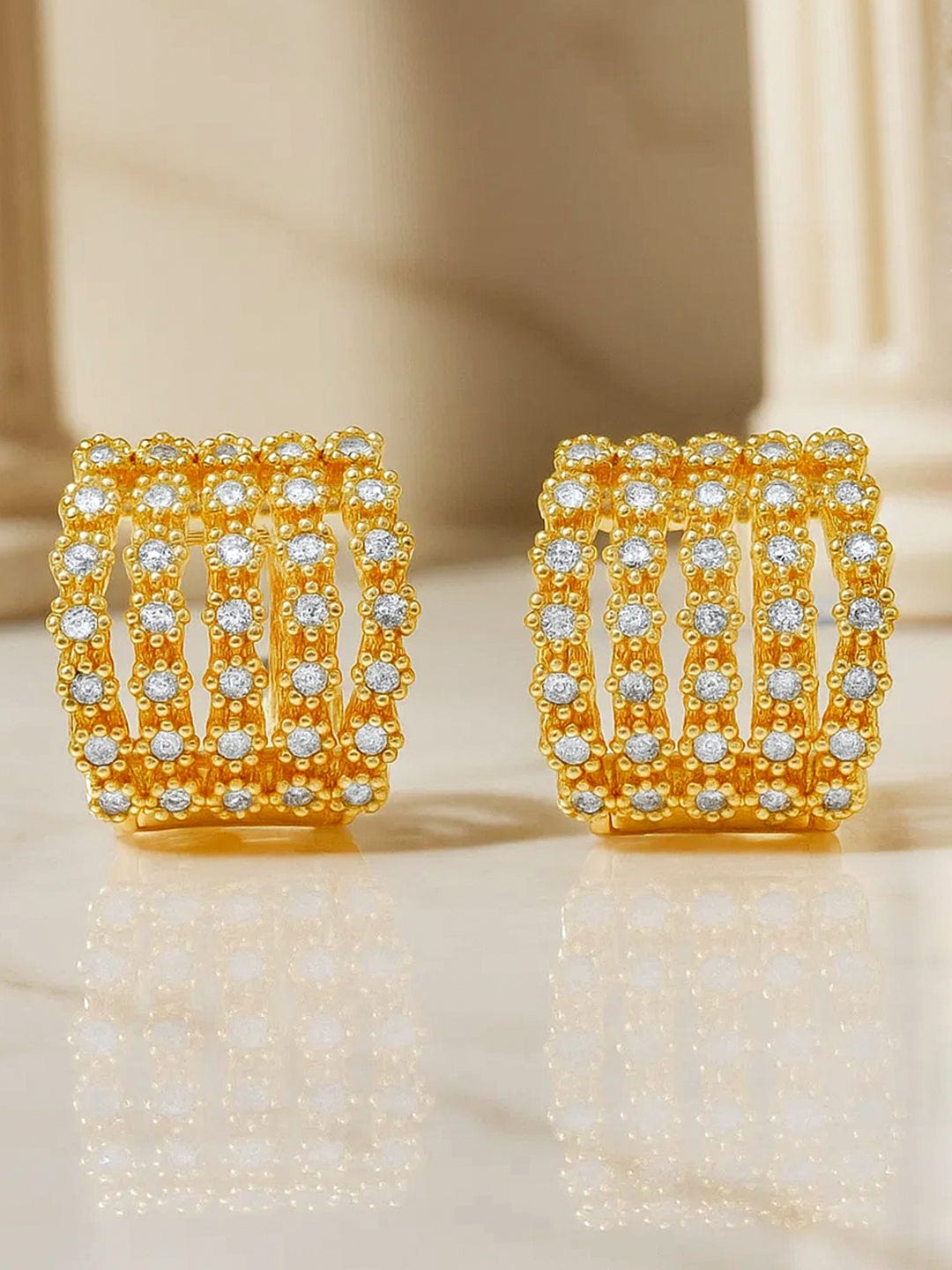 【Rubans】 American Diamond Zirconia Gold Huggie Earrings｜アメリカンダイヤモンド ジルコニア ゴールド ワイド ハギー フープイヤリング