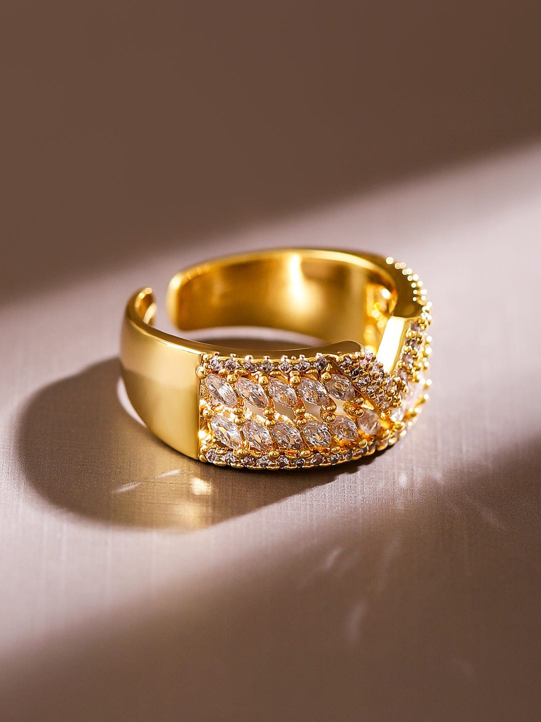 American Diamond Zirconia V-Cut Gold Ring Gold