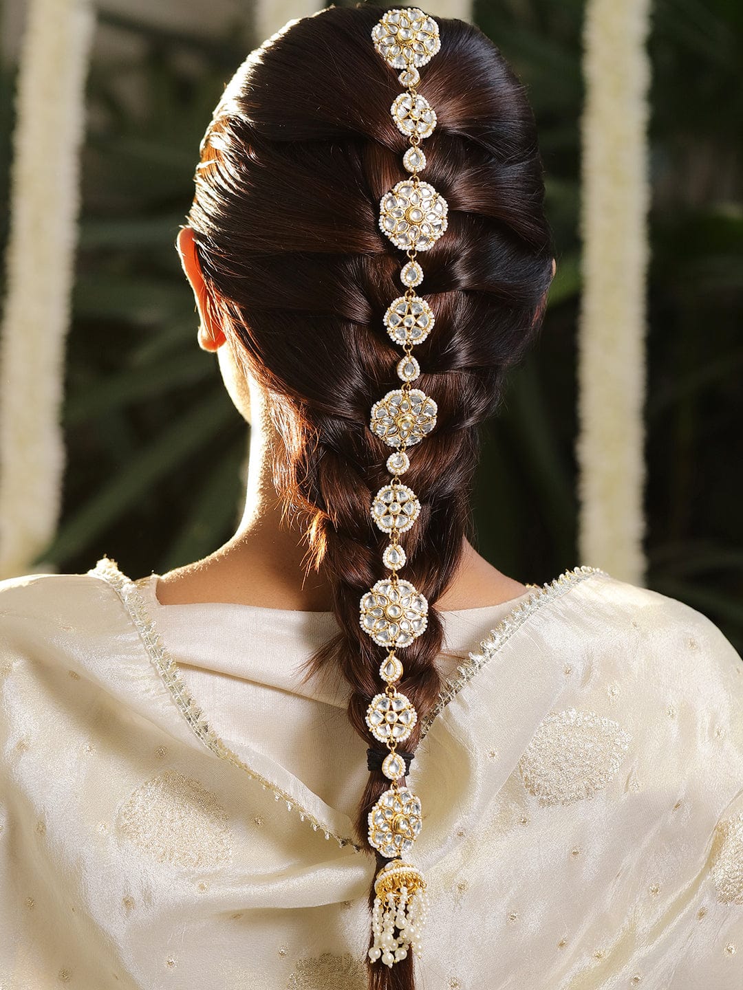 Whisper of White Radiance Braid Brooch Gold