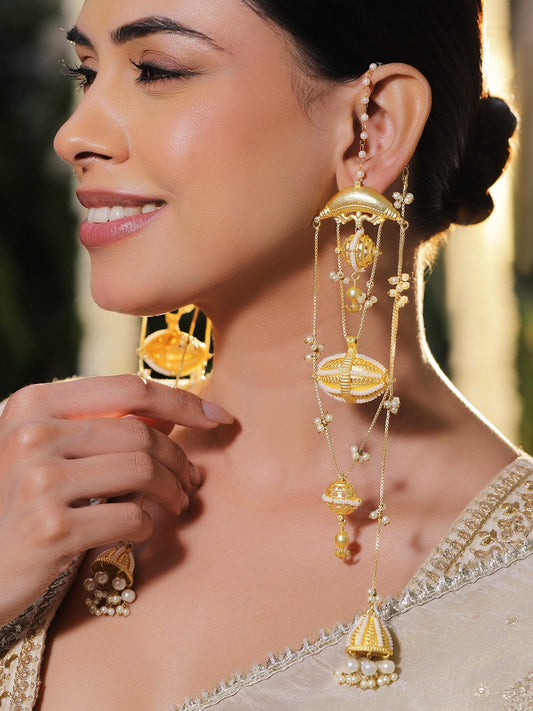 Gold Toned Multi-Layered Pearl Dangler Earrings フリーサイズ