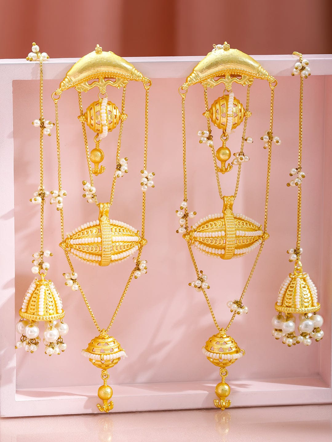 Gold Toned Multi-Layered Pearl Dangler Earrings フリーサイズ