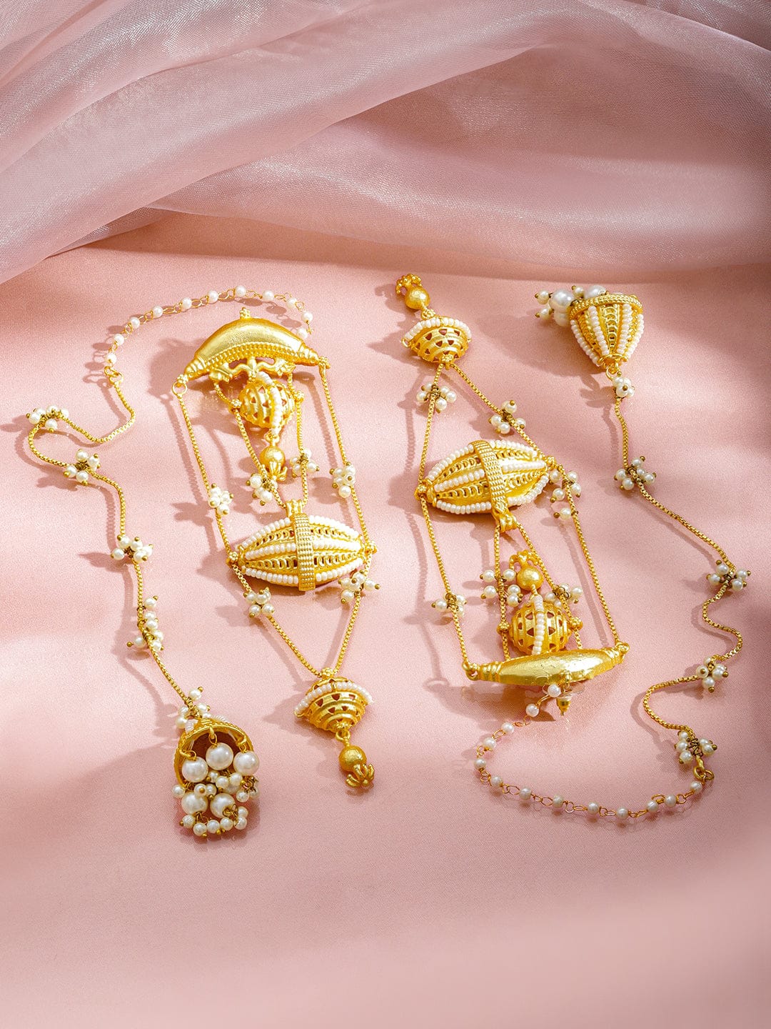 Gold Toned Multi-Layered Pearl Dangler Earrings フリーサイズ