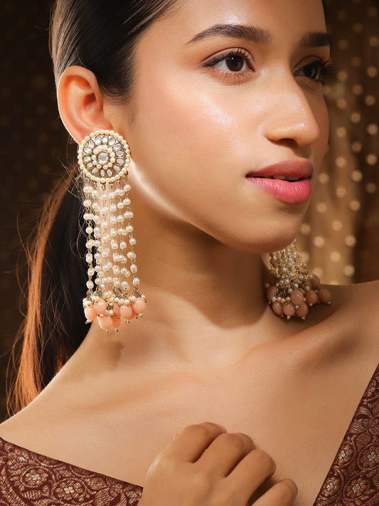 【Rubans】 18K Gold-Plated Multilayered Kundan & Pearl Beaded Long Earrings with Peach Pink Beads｜18K ゴールドメッキ マルチレイヤー クンダン パールビーズ ロングイヤリング ピーチピンク
