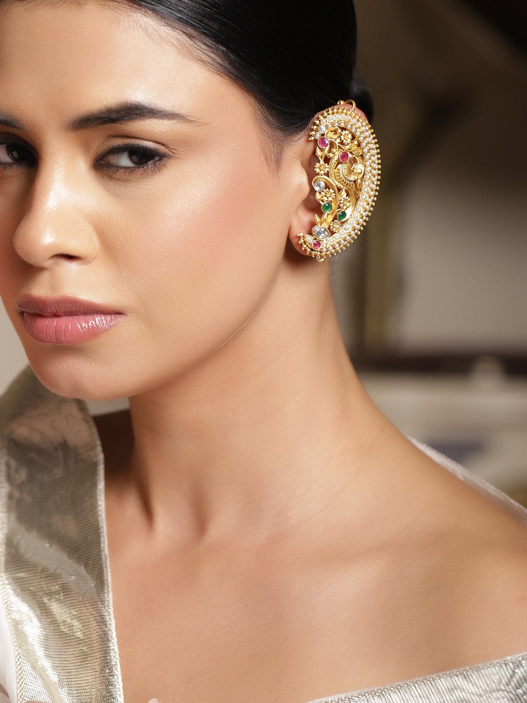 Peacock Motif Gold Toned Ear Cuffs フリーサイズ
