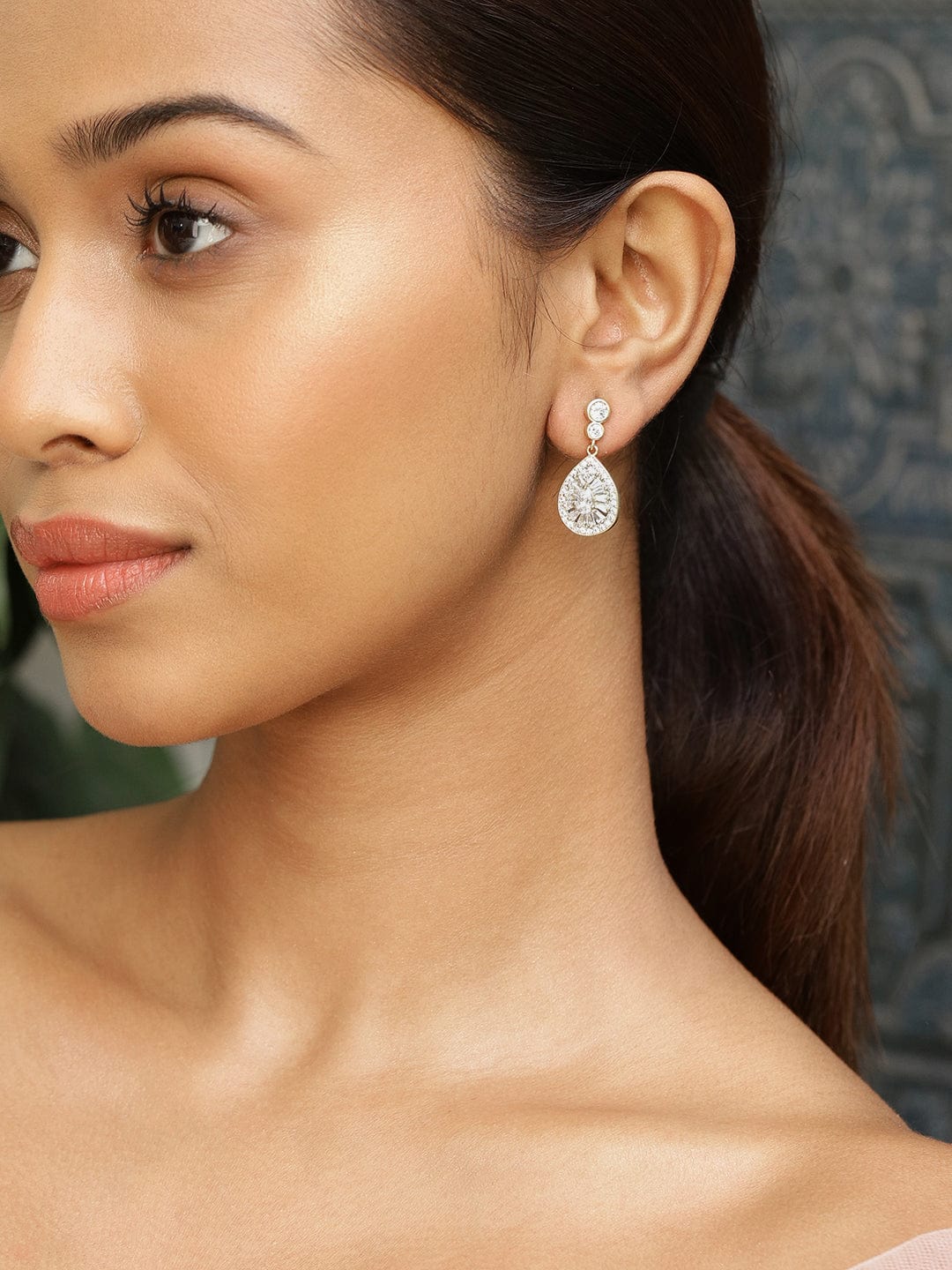 【Rubans】 Whispers of Crystals 18K Gold Plated Teardrop Earrings｜ウィスパーズ オブ クリスタル 18K ゴールドメッキ ティアドロップ イヤリング