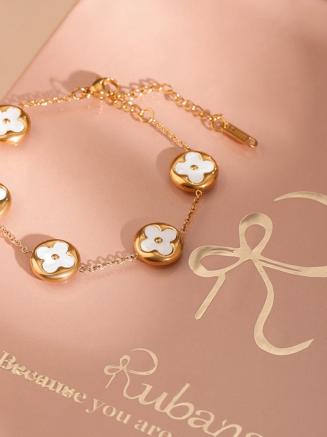 Rubans 18K Gold-Plated Stainless Steel Tarnish-Free Waterproof White Clover Charm Bracelet Gold