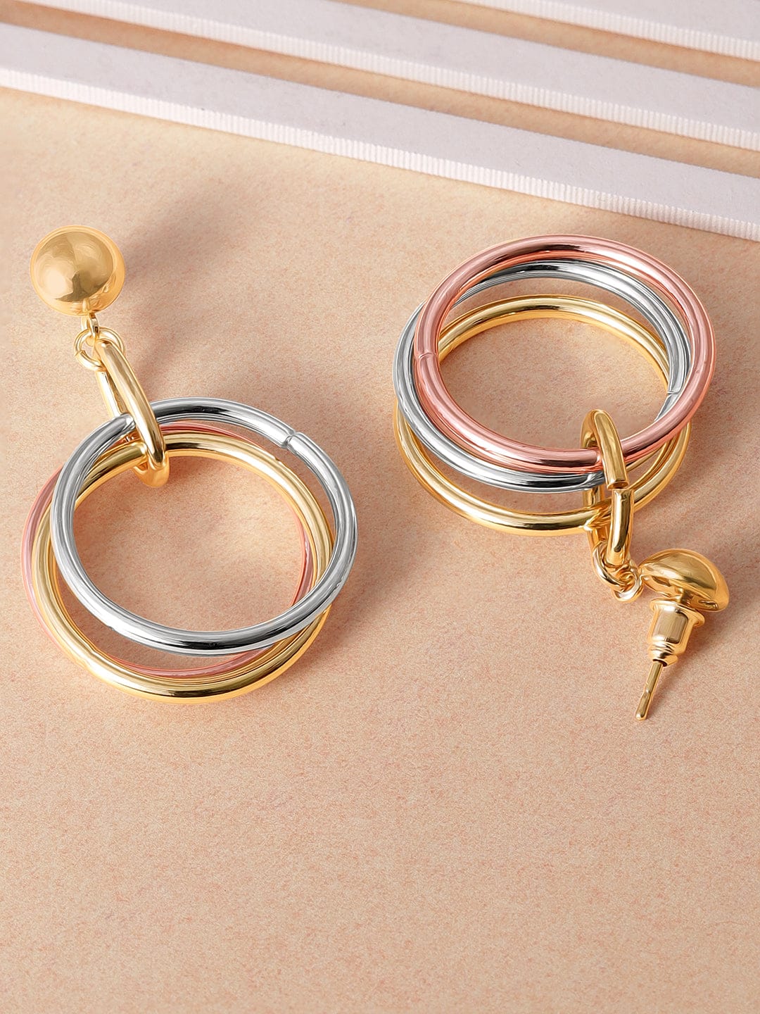 Tri-Color Ring Drop Earrings フリーサイズ