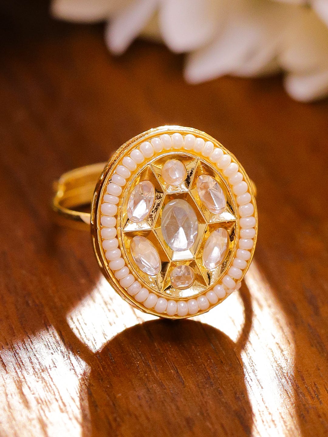 White Studded Kundan Pearl Ring フリーサイズ