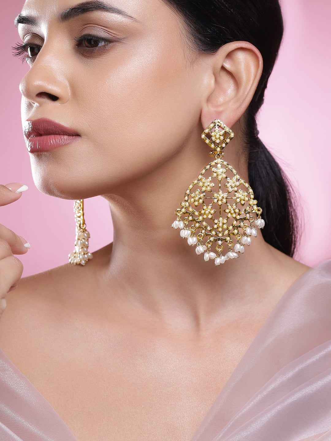 Golden Edge Pearl Dangler Earrings フリーサイズ