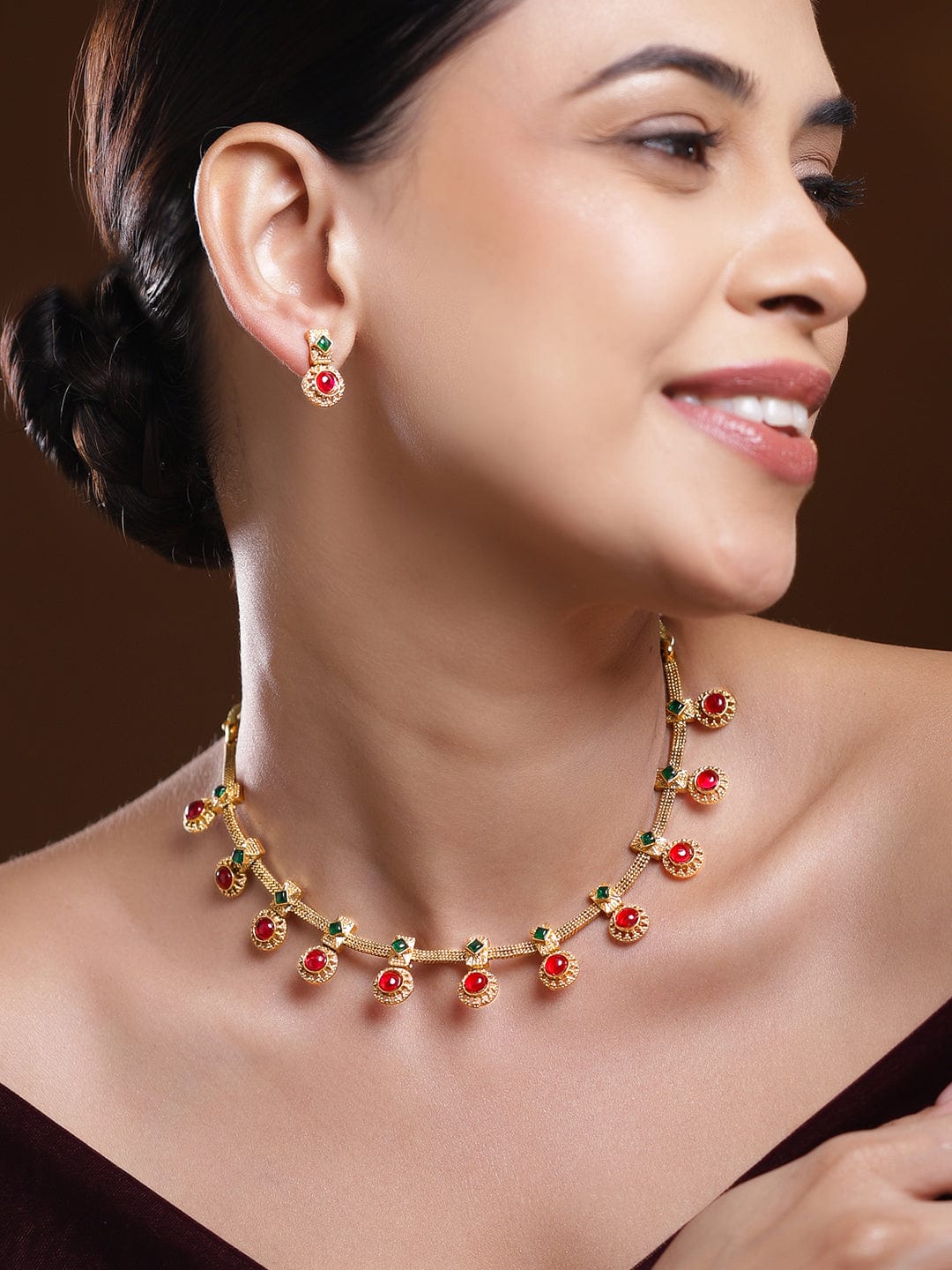 Green & Red Studded Golden Necklace Set フリーサイズ