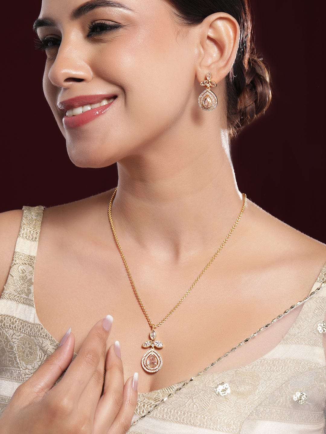 Rubans 22K Gold-Plated Grey Stone and White Cubic Zirconia Studded Pendant Jewellery Set フリーサイズ