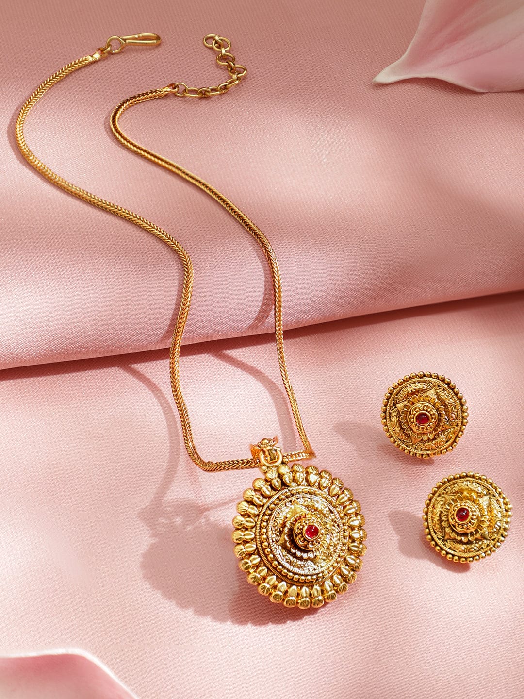 Gold Toned Round Pendant Necklace Set フリーサイズ