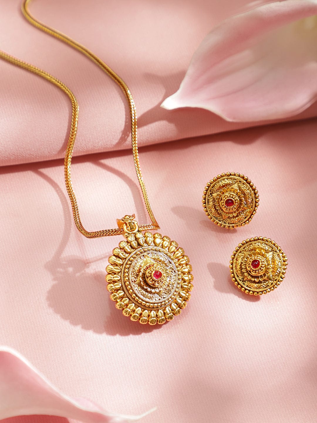 Gold Toned Round Pendant Necklace Set フリーサイズ