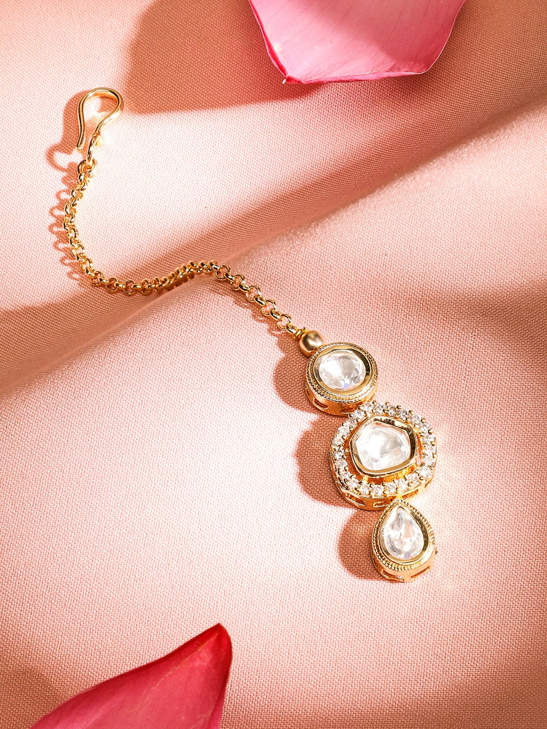 Minimal Elegance Kundan Maang Tikka Gold