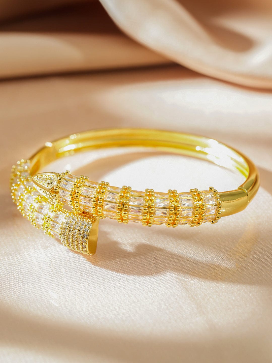 【Rubans】 22K Gold-Plated Luxurious Snake-Inspired Cubic Zirconia Bracelet｜22Kゴールドメッキ ラグジュアリー スネーク キュービックジルコニア ブレスレット