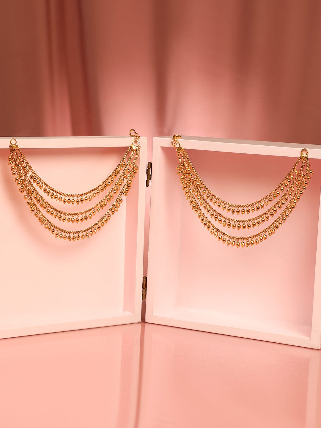 Festive Rhythm Gold Ear Chain Gold