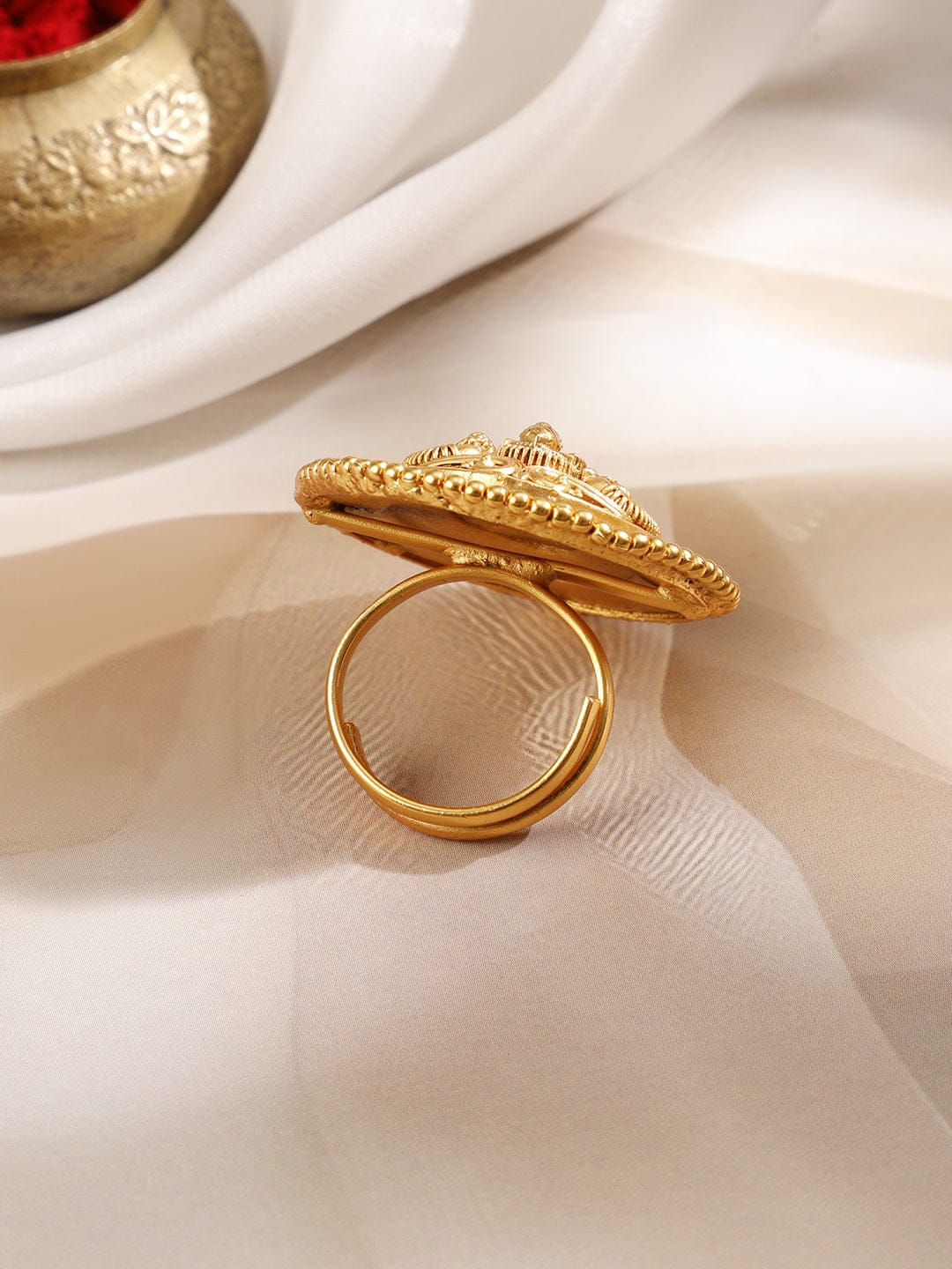 Ganesh Motif Gold Toned Ring フリーサイズ