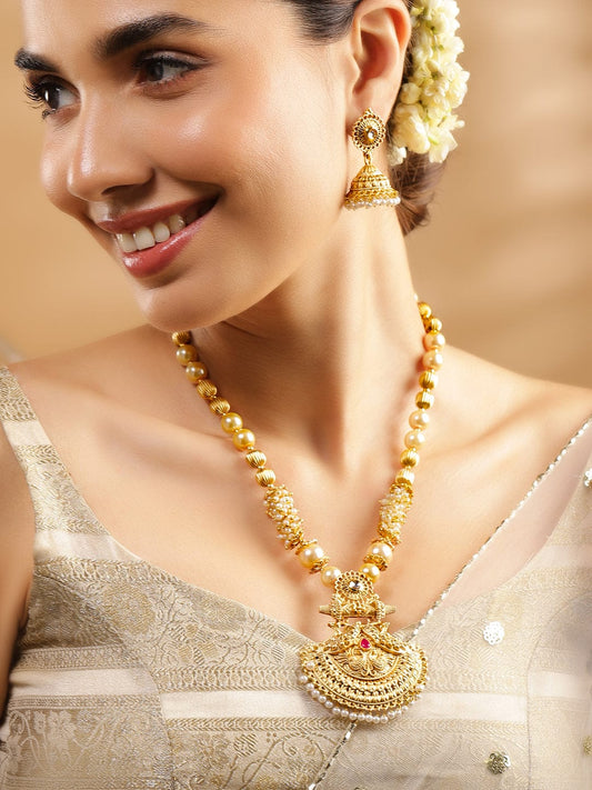 Rubans 22K Gold-Plated Pendant Jewellery Set with Golden & Pearl Beads and Ruby Red Stone フリーサイズ