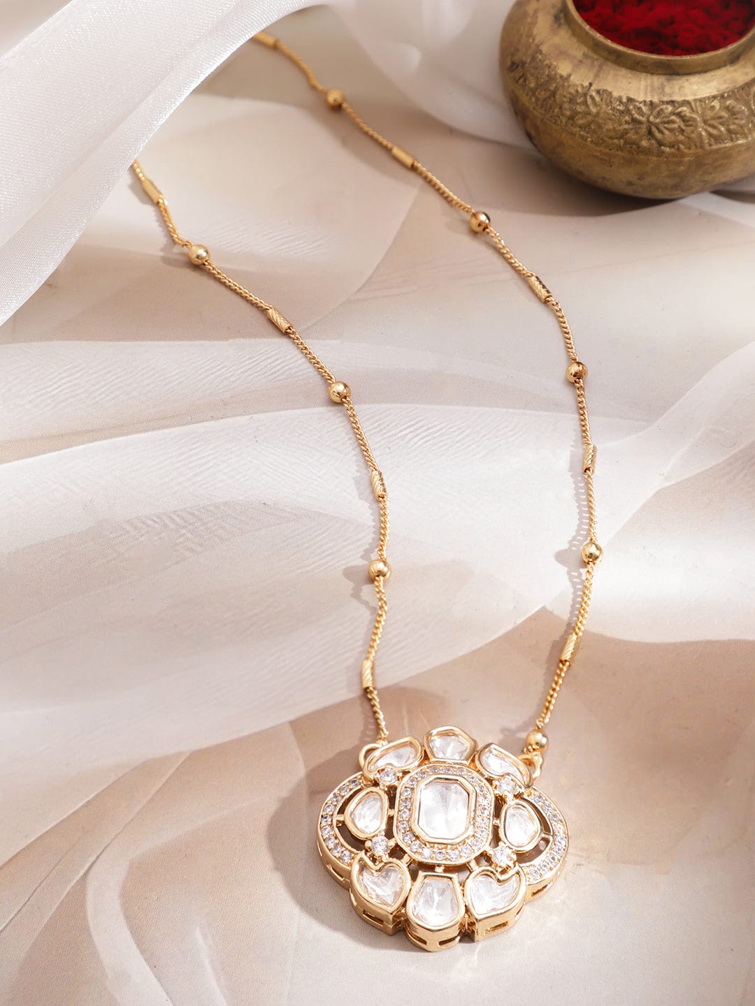 Radiant Kundan Studded Elegant Necklace Chain フリーサイズ