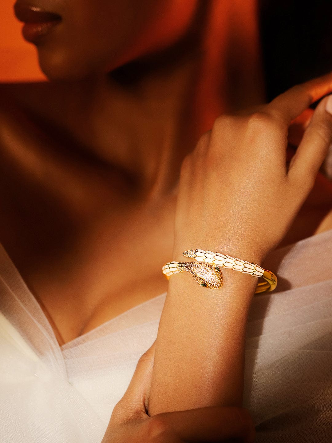 【Rubans】 22K Gold-Plated Zirconia Snake Motif Bracelet with Enamel Details & Emerald Accents｜22K ゴールドメッキ ジルコニア スネークモチーフ エナメル ブレスレット