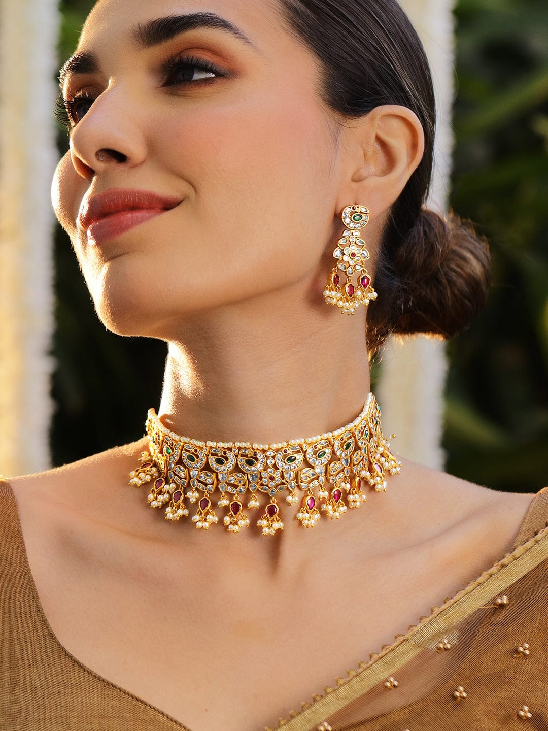 Multicolor Studded Pearl Necklace Set Gold